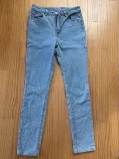 GU ライトブルースキニーデニム