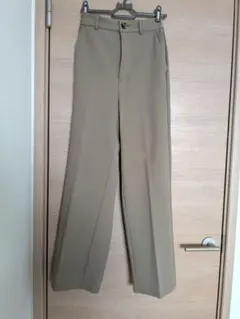 GU カットソーカラースラックス　ワイドパンツ　S ベージュ