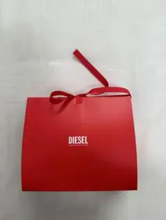 DIESEL 赤いギフトボックス リボン付き