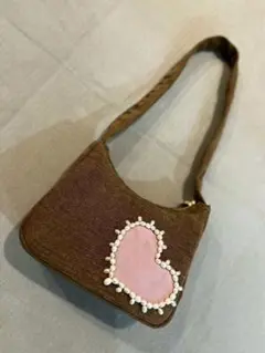 ハート型装飾ブラウンハンドバッグ