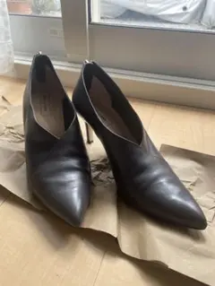 Odette e Odile パンプス　Vカット　７cmヒール　グレー