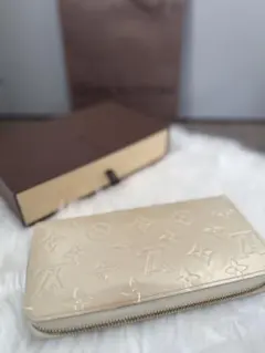 LOUISVUITTON ルイヴィトン ヴェルニ・ジッピーウォレット