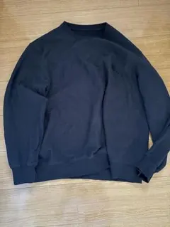 ファミマ　黒 クルーネック スウェット