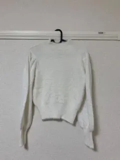 白色 泡泡袖 针织毛衣