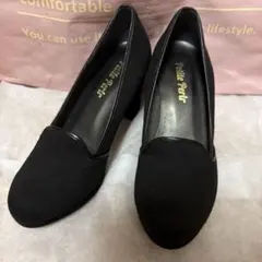 【美品】Petite Perlr ブラック パンプス スウェード 22.5cmのサムネイル
