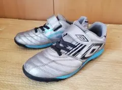 Umbro　サッカーシューズ　シルバー/ブルー