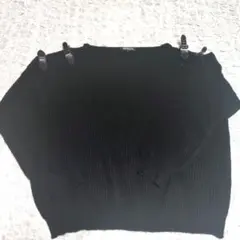 リブ編み黒セーター 肩バックル付き　Lサイズ
