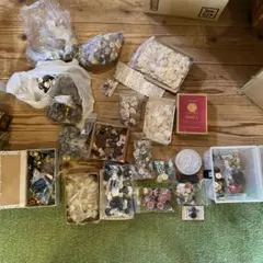 多様なデザインのボタンセット　ゴールド系　螺鈿細工　シェル　大量　真鍮製