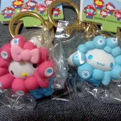 サンリオ キティ＆シナモンロール、 ミャクミャク　なりきり立体キーホルダー