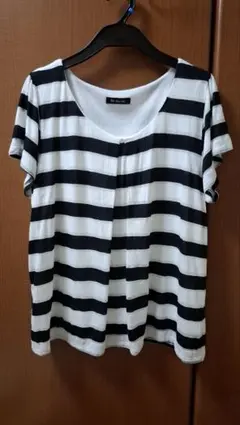 白と黒のストライプ 半袖Tシャツのサムネイル