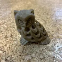 フクロウの置物 透かし彫り