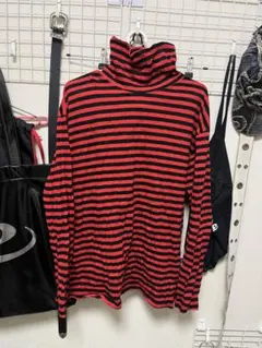 nine nuts 赤ボーダー タートルネック カットソー