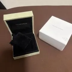 Van Cleef & Arpels グリーンジュエリーボックス