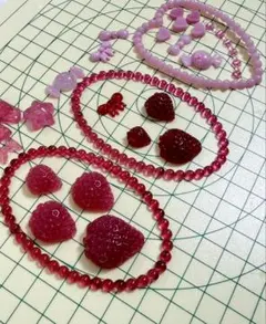 ピンク系デコレーションパーツセット　いちご