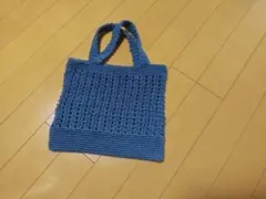 ハンドメイド コットン糸で編んだ トートバッグ 紺ブルーのサムネイル