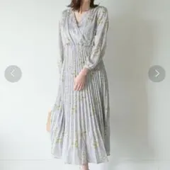 Andemiu アンデミュウ　スカッターフラワーワンピース　花柄　プリーツ