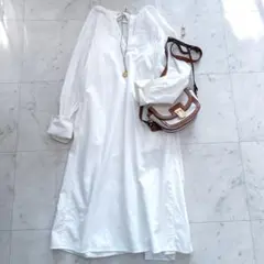 美品 マカフィー トゥモローランド コットンピースダイ Vネックワンピース 白