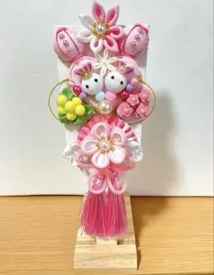 ひな祭り　羽子板ベースのひな飾り　うさぎ　ピンク系