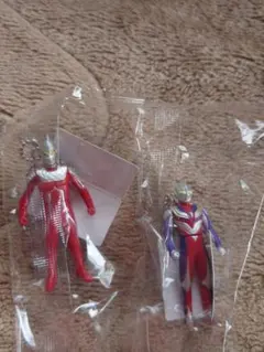 ウルトラソフビシリーズ　ミニチュアスイングマスコット　セブン、ティガ