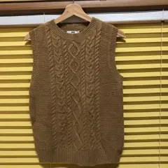 美品 UNIQLO ニットベスト