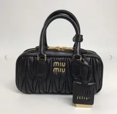 miumiuバック(ブラウン)のサムネイル