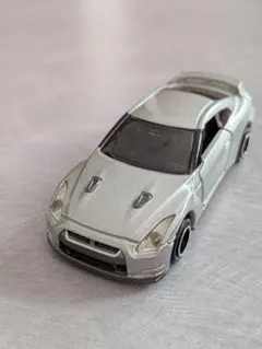トミカ 日産 GT-R ミニカー シルバー