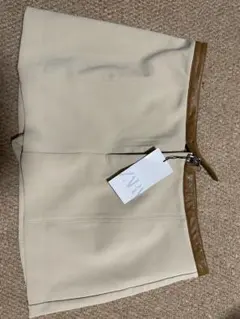 ZARA ミニスカート ベージュ Lサイズのサムネイル