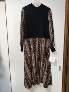 新品タグ付黒と多色のロングワンピース サイズM-Lフレアラインが綺麗！