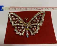 蝶　ブローチ