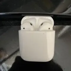AirPods本体 ホワイト 充電ケース付き