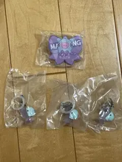 ＊新品　ＢＴ２１　MANG アクリルバッジ　めじるしアクセサリー　４個セット