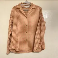 ユニクロ　ベージュと赤のチェック柄長袖シャツ　　S サイズ