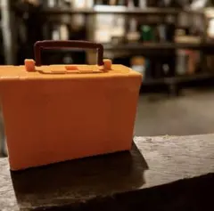 Miniatureオレンジ色の収納ボックス Life is a Journey.