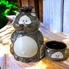 たぬきの徳利とおちょこセット - メルカリ