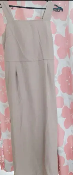 ベージュ キャミワンピース