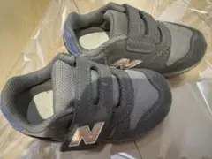 Item thumbnail for item 25195326-2b7e-4aa8-9039-303ad78c2e6e