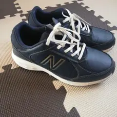 New Balance ネイビー スニーカー