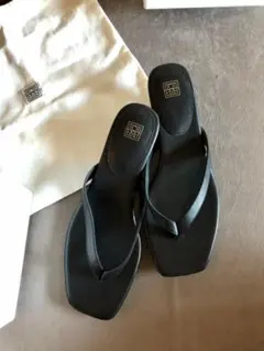 2025年最新】Toteme サンダルの人気アイテム - メルカリ