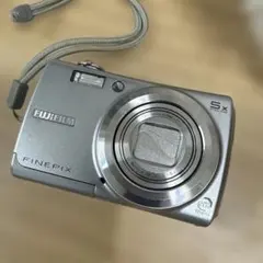 カ*】様 FUJIFILM FinePix F100fd 本体のサムネイル