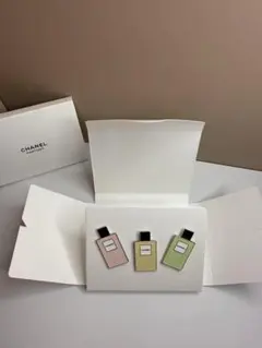 シャネルピンバッジブローチ3点セット ノベルティ新品箱付Parisシリーズ