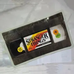 ストレンジャーシングス　ダイカットステッカー　ビデオテープのサムネイル