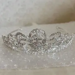 ウエディング　ティアラ