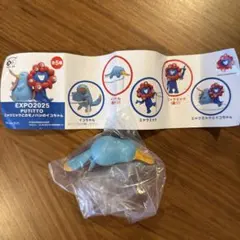 ミャクミャクとカモノハシのイコちゃん 寝そべり