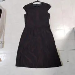 黒の刺繍入り　Aラインワンピース