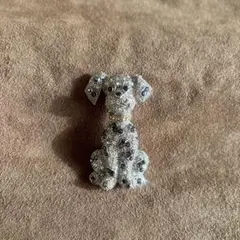 犬の形状のファッションブローチ