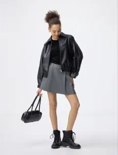 GU サイドプリーツスコート