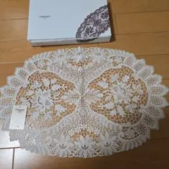 近沢レース　ドイツ製　花柄レース テーブルマット　【新品】