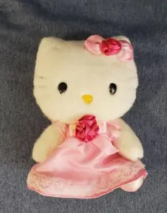 激レア　1999年　ハローキティ ぬいぐるみ 　KITTY ドレス 激レア 1999年 ハローキティ ぬいぐるみ タグ付 KITTY ドレス - メルカリ