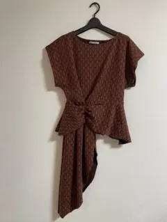 ZARA トップスのサムネイル
