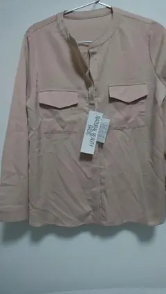 【新品】ダブル ポケット ノーカラー ブラウス　スモーキー ピンク S